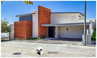 Foto de inmueble en P.º de la Contemplacion, Villas de Irapuato, 36670 Irapuato, Gto. #166, Col. Residencial Capilla Mendoza C.P. 36670, Irapuato