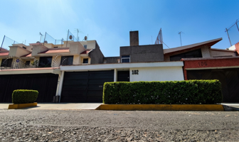 Foto de inmueble en Av. Paseo del Bosque, Taxqueña, Coyoacán, 04250 Ciudad de México, CDMX, Col. Paseos de Taxqueña C.P. 04250, Coyoacán