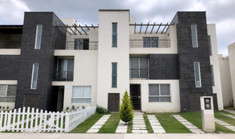 Foto de inmueble en Bv. Paseos de la Plata, 42082 Pachuca de Soto, Hgo., Col. Cihuatl II C.P. 42082, Pachuca de Soto