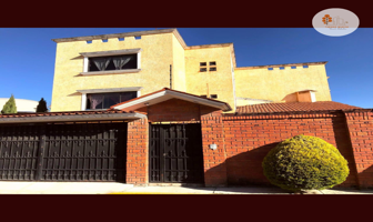 Foto de inmueble en Avenida Los Corredores, Col. Cacalomacán C.P. 50265, Toluca