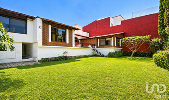 Foto de inmueble en Avenida Central #527, Col. Lomas de Atzingo C.P. 62180, Cuernavaca