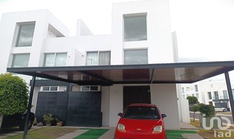 Foto de inmueble en Ave Paseo de Zakia Pte. #578, Col. Zakia C.P. 76269, El Marqués