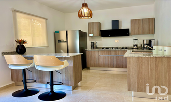 Foto de inmueble en Av. Roble, Col. Catania Residencial C.P. 77536, Benito Juárez
