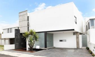 Foto de inmueble en Av Santa Fe, Col. Juriquilla C.P. 76226, Querétaro