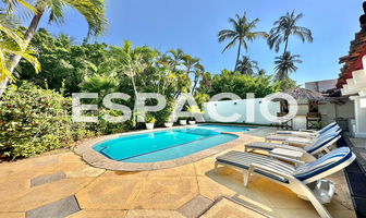 Foto de inmueble en Av. Vista de Golf, Col. Puerto Marqués C.P. 39890, Acapulco de Juárez