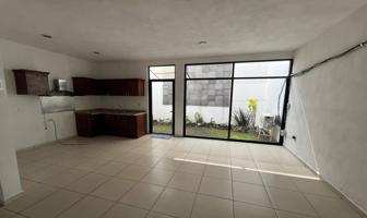 Foto de inmueble en La Loma, 61608 Pátzcuaro, Mich., Col. La Loma C.P. 61608, Pátzcuaro