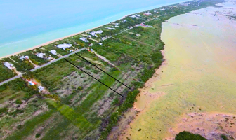 Foto de inmueble en Carr. Chicxulub Puerto, Yucatán #s/n, Col. Chicxulub Puerto C.P. 97330, Progreso