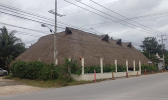Foto de inmueble en Av. Prol. La Luna, Cancún, Q.R., Col. Cancún Centro C.P. 77500, Benito Juárez