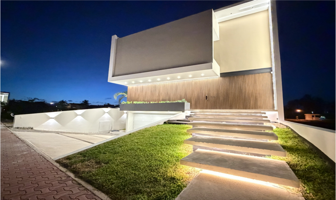 Foto de inmueble en Blvd. Kukulcan, La Isla, Zona Hotelera, 77500 Cancún, Q.R., Col. Residencial La Cascada C.P. 77500, Benito Juárez
