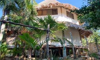 Foto de inmueble en Casa EN Avenida Kuka Isla Holbox Lazaro Cardenas, Col. Benito Juárez C.P. 77370, Lázaro Cárdenas