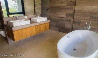 Foto de inmueble en  , Col. Bosque Real C.P. 52774, Huixquilucan