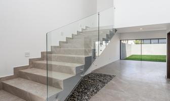 Foto de inmueble en  , Col. Bosques de las Misiones Sector Encino C.P. 67302, Santiago