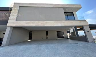 Foto de inmueble en  , Col. Bosques de las Misiones Sector Encino C.P. 67302, Santiago