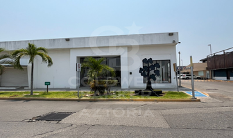 Foto de inmueble en BOULEVARD ADOLFO RUIZ CORTINES, Col. Atasta C.P. 86100, Centro