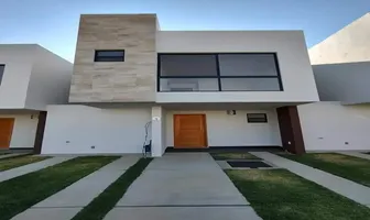 Foto de inmueble en Blvd. de los lagos sur #1402, Col. Lomas de Angelópolis C.P. 72830, San Andrés Cholula