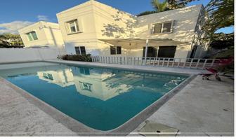 Foto de inmueble en C. Monte Vinsón, 77560 Cancún, Q.R., Col. Residencial Campestre C.P. 77560, Benito Juárez