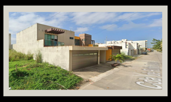Foto de inmueble en Cerrada de Rufino Tamayo 93 #93, Col. Paraíso Coatzacoalcos C.P. 96523, Coatzacoalcos