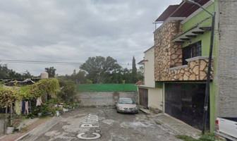 Foto de inmueble en C. Pluton, 58880 Fraccionamiento Privadas del Sol, Mich., Col. Club Campestre Erandeni C.P. 58880, Tarímbaro