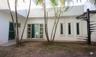 Foto de inmueble en Callejón Palmera #558, Col. Primavera C.P. 48325, Puerto Vallarta