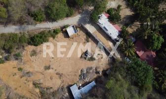 Foto de inmueble en Calvario esquina Belén, Col. Barra de Navidad C.P. 70938, Santa María Colotepec