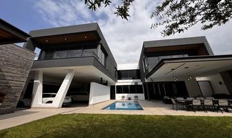 Foto de inmueble en Calzada Del Valle, Col. Del Valle C.P. 66220, San Pedro Garza García