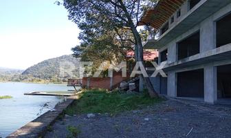 Foto de inmueble en Carretera Colorines Valle de Bravo, Col. Valle de Bravo C.P. 51200, Valle de Bravo