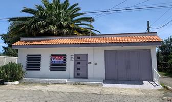 Foto de inmueble en Casa en Paracho, Michoacán!!, Col. Uruapan Centro C.P. 60000, Uruapan