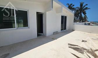 Foto de inmueble en Casa  de 3 Recamaras Para Restaurar en Venta, Frente al Mar. Zona: Playa Chelem, Yucatán, Col. Chelem C.P. 97336, Progreso