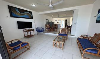 Foto de inmueble en Casa Frente AL MAR, Col. Chelem C.P. 97336, Progreso