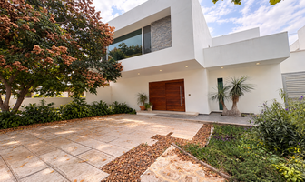 Foto de inmueble en Circuito Esmeralda Oriente, Col. Residencial Villa Dorada C.P. 34166, Durango