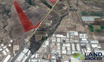 Foto de inmueble en Carretera Federal 57. Frente al Parque Industrial Querétaro #s/n, Col. Jofre C.P. 76215, Querétaro
