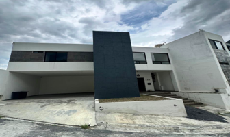 Foto de inmueble en calle ., Col. Fraccionamiento Cumbres de Santiago C.P. 67303, Santiago