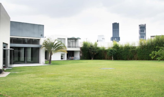 Foto de inmueble en Calz Zavaleta, Campestre el Paraíso, Heroica Puebla de Zaragoza, Pue., Col. San Francisco C.P. 72000, Puebla