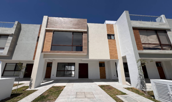 Foto de inmueble en Av. Iolita 52, 76269 Zibatá, Qro. #52, Col. Zibatá C.P. 76269, El Marqués