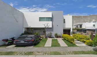 Foto de inmueble en Av Madre Tierra, Nayarabastos, 63173 Tepic, Nay. #s/nInt. 0, Col. Nayarabastos C.P. 63173, Tepic