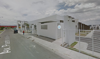 Foto de inmueble en Av. Puente de la Reina 2062, 76116 Santiago de Querétaro, Qro. #2062, Col. Puerta Navarra C.P. 76116, Querétaro