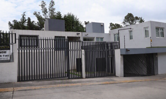Foto de inmueble en P.º de Lomas Verdes, Lomas Verdes 4ta Secc, Naucalpan de Juárez, Méx., Col. Lomas Verdes 4a Sección C.P. 53125, Naucalpan de Juárez