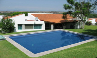Foto de inmueble en Cda. del Castillo, Fraccionamiento de Santa Fé, 62590 Santa Fe, Mor. #s/n, Col. Laureles C.P. 62590, Temixco