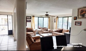 Foto de inmueble en P.º de Las Cadenas, Las Fincas, 62565 Jiutepec, Mor., Col. Las Fincas C.P. 62565, Jiutepec