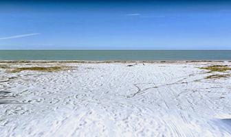 Foto de inmueble en https://google.com/maps?&q=21.2759972+-89.6605655, Col. Chicxulub Puerto C.P. 97330, Progreso