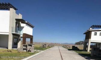 Foto de inmueble en  , Col. Llano Grande C.P. 52148, Metepec