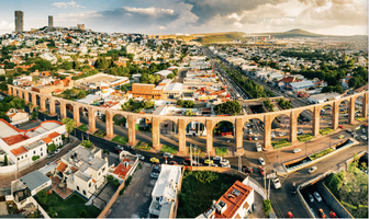 Foto de inmueble en Paseo de la República, Col. El Salitre C.P. 76127, Querétaro
