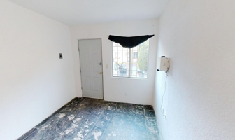 Foto de inmueble en LA VIVIENDA TIPO DE INTERES SOCIAL, UNIDAD AR MARCADA CON EL NUMERO OFICIAL TREINTA, DEL CONDOMINIO , Col. Villa del Real C.P. 55749, Tecámac