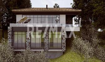 Foto de inmueble en Ruta del Bosque, Col. Avándaro C.P. 51200, Valle de Bravo