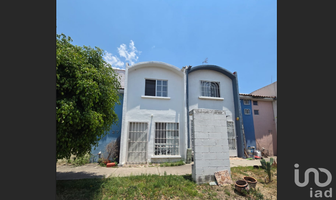 Foto de inmueble en Santiago Zacatlan #494, Col. Villas de Santiago C.P. 76148, Querétaro