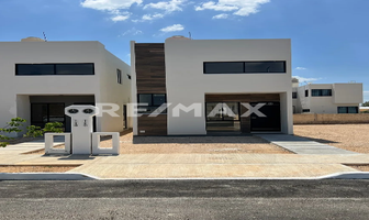 Foto de inmueble en SN, Col. Diamante Paseos de Opichen C.P. 97249, Mérida