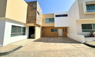 Foto de inmueble en ursulo galvan, Col. Adalberto Tejeda C.P. 94298, Boca del Río