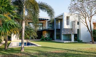 Foto de inmueble en Paseo del Jaguar , Yucatán Country Club, Col. Yucatán Country Club C.P. 97308, Mérida
