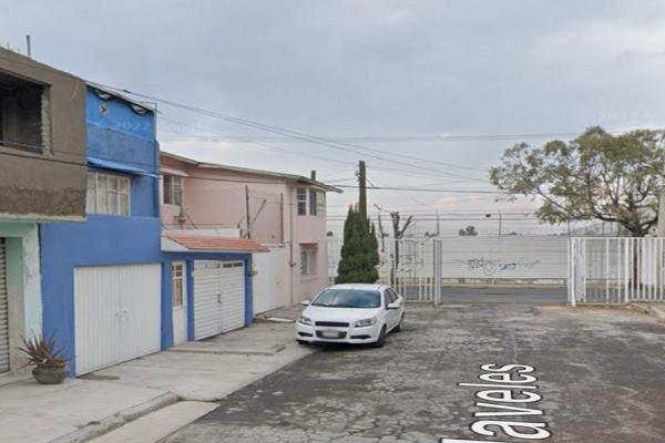 Foto de inmueble en Claveles, Col. Jardines de Aragón C.P. 55140, Ecatepec de Morelos