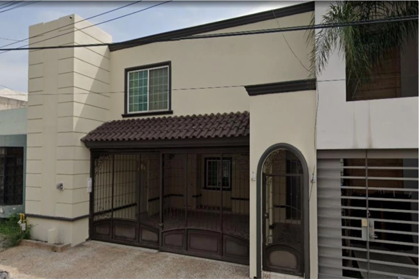 Foto de inmueble en Francisco de Orellana, Col. Las Cumbres 2 Sector C.P. 64610, Monterrey